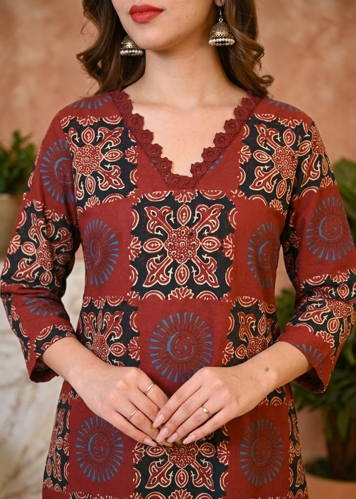 Women's Maroon Kalamkari Print Cotton Co-ord Set with Lace V-Neck