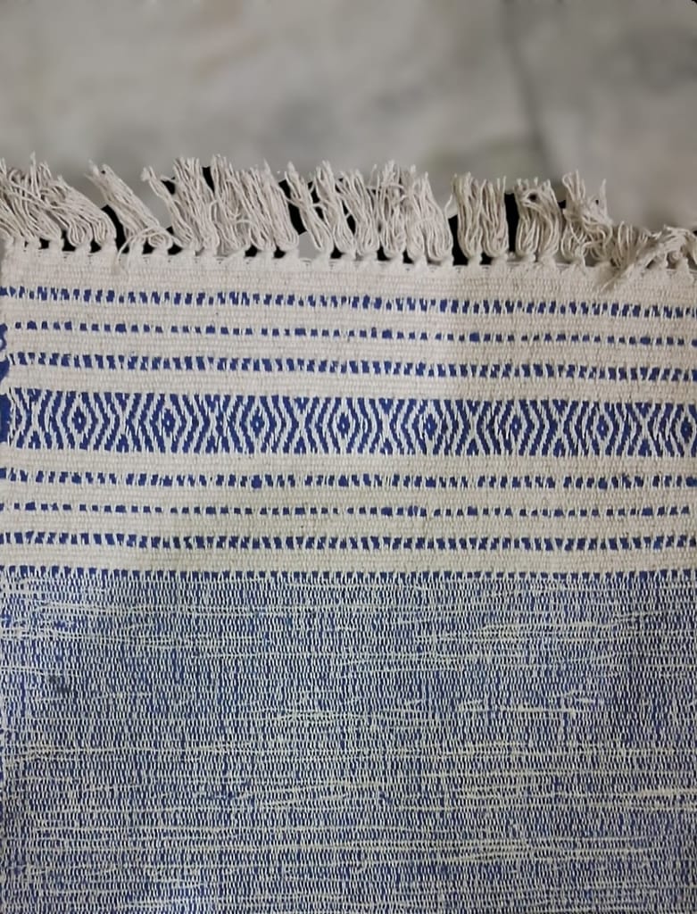 PASHANMO Hand-Woven Cotton Rug with Diamond Weave and Tassels – Blue& Raw White Color, 4ft x 6ft view 2