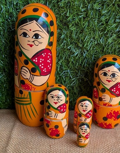 Handpainted Traditional Wooden Nesting Dolls Set