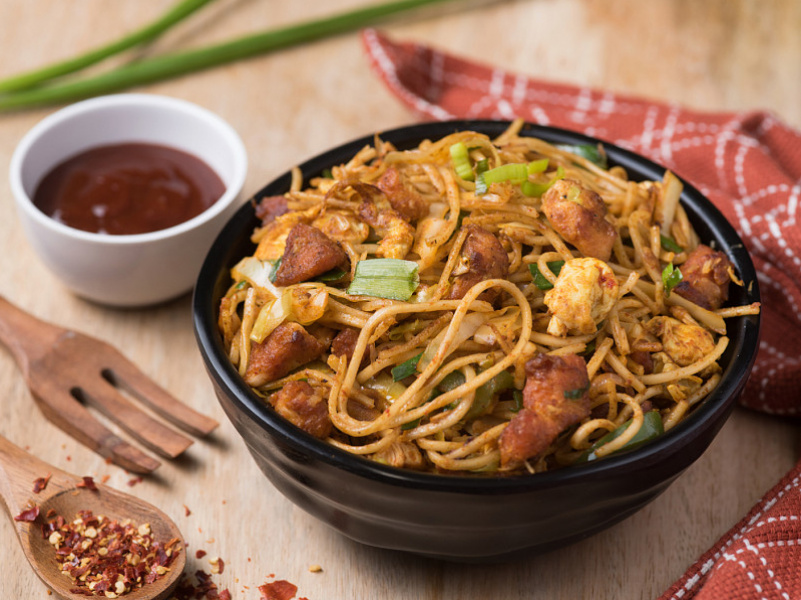 Chicken schezwan noodles