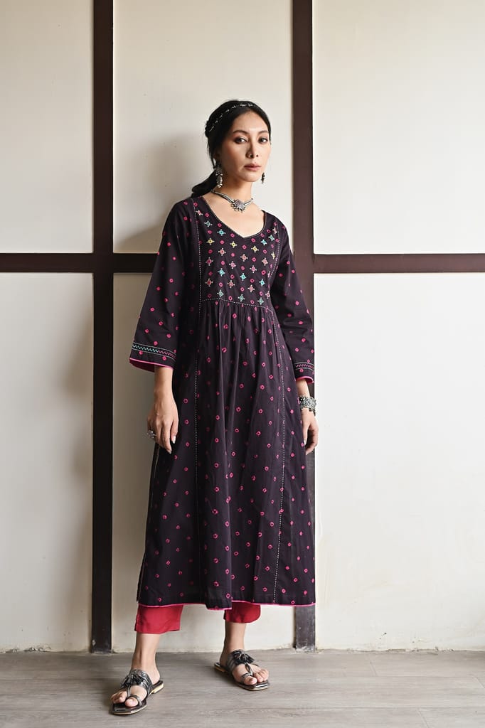 Kaanch Round Neck Bandhej And Embroidered Black Kurta view 2
