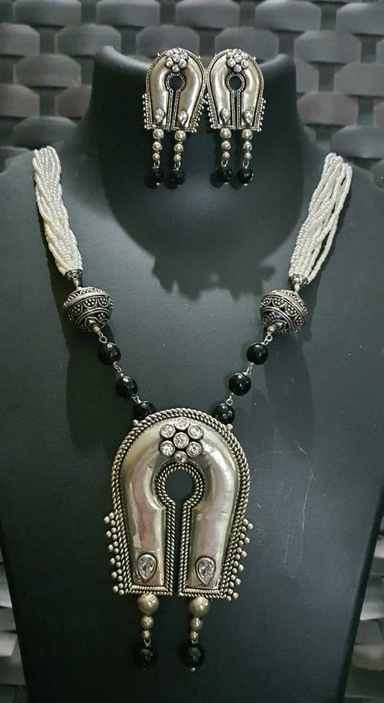 Glamvila Designer Jewellery Set view 2