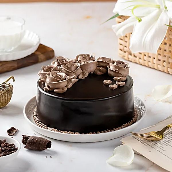 Chocolate Rose Designer Cake 1 Kg view 2