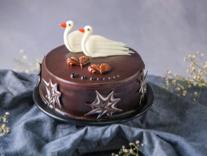 Monginis Swan Couple Cake 500 Gms view 2