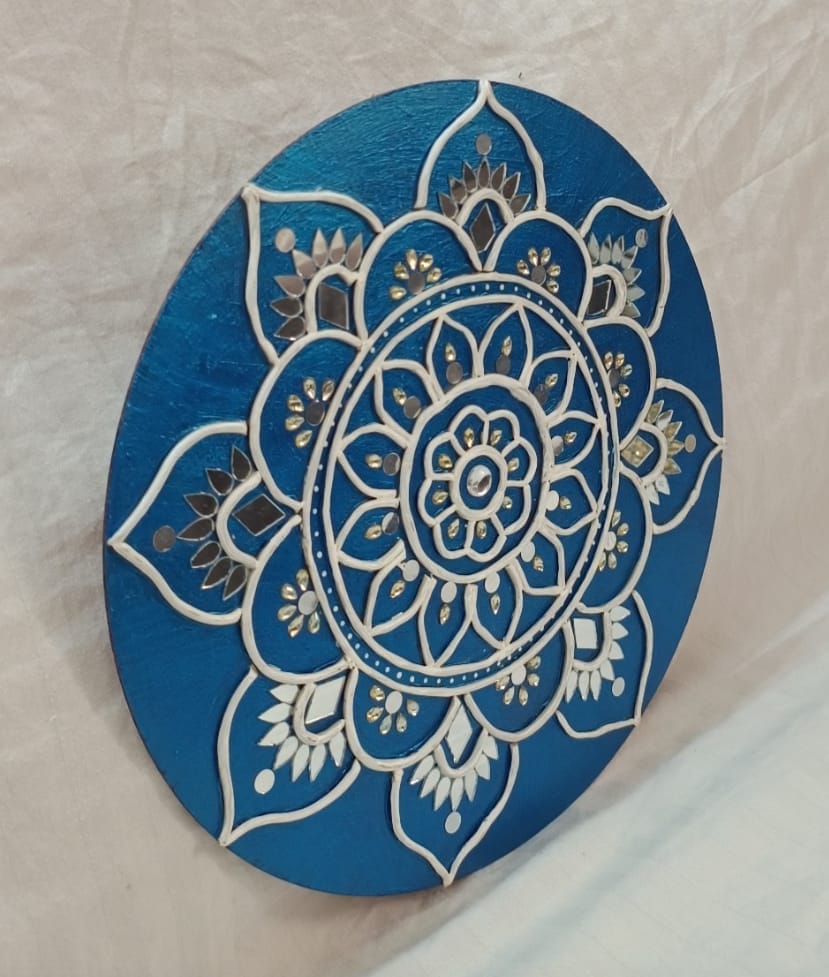 Beautifully crafted wall plate view 2