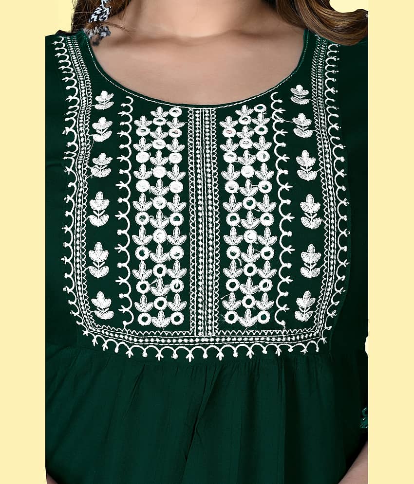 haya fashion - Green Rayon Women's Straight Kurti ( Pack of 1 ) view 2