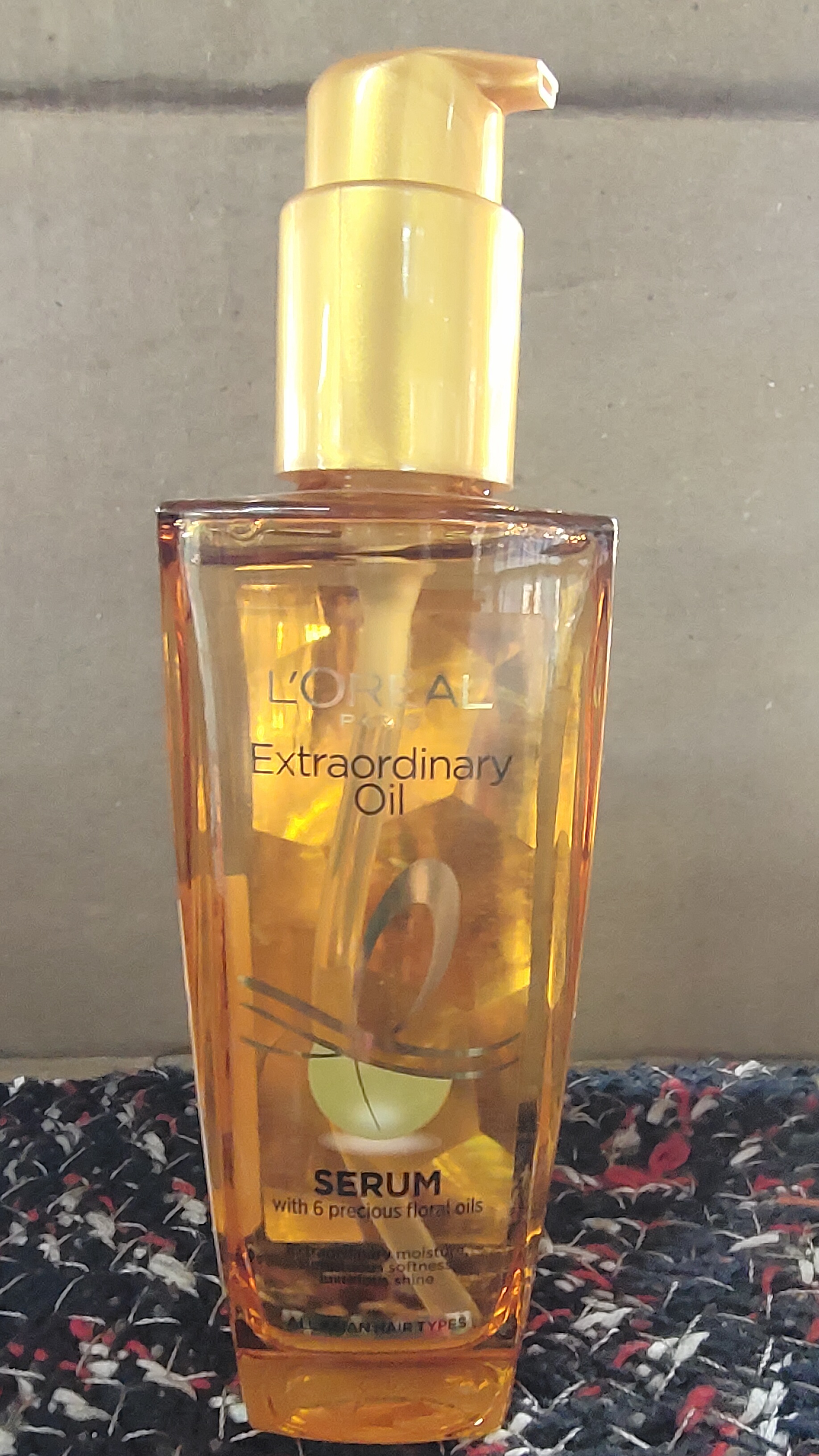 Loreal Paris extraordinary oil serum with 6 precious floral oils