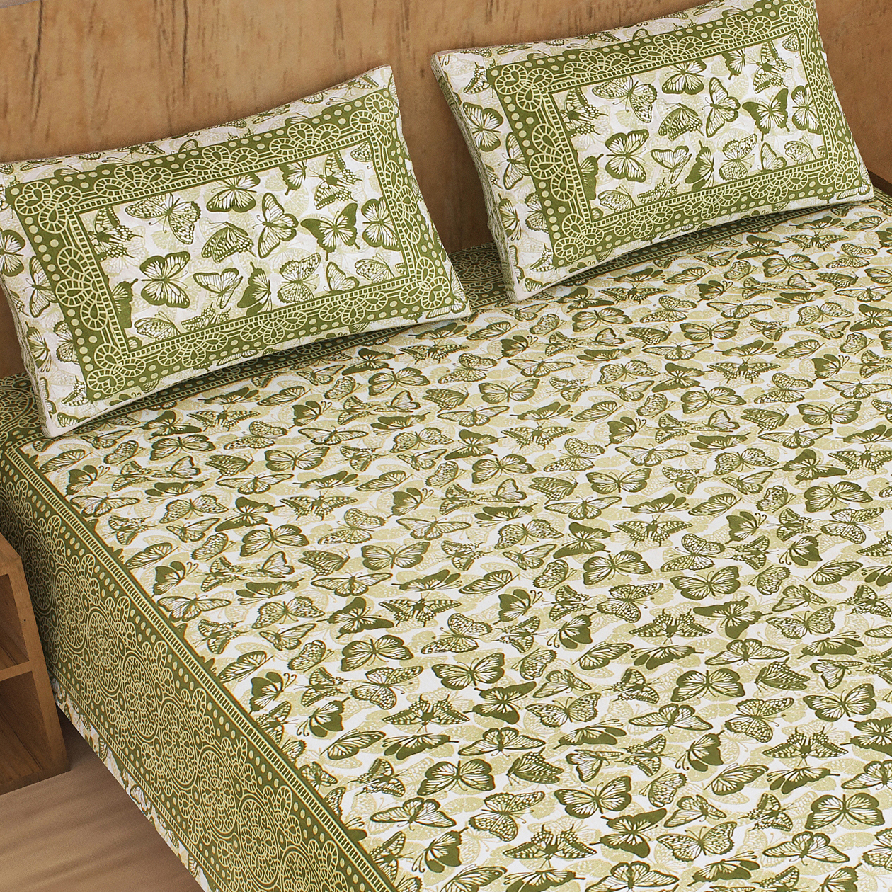 Lali Prints Jaipuri Green Printed Cotton 130 TC Queen Bedsheet with 2 Pillow Covers view 2
