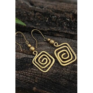 LOOK AND ADORN Brass Square Spiral Dangle Earring in Gold view 2