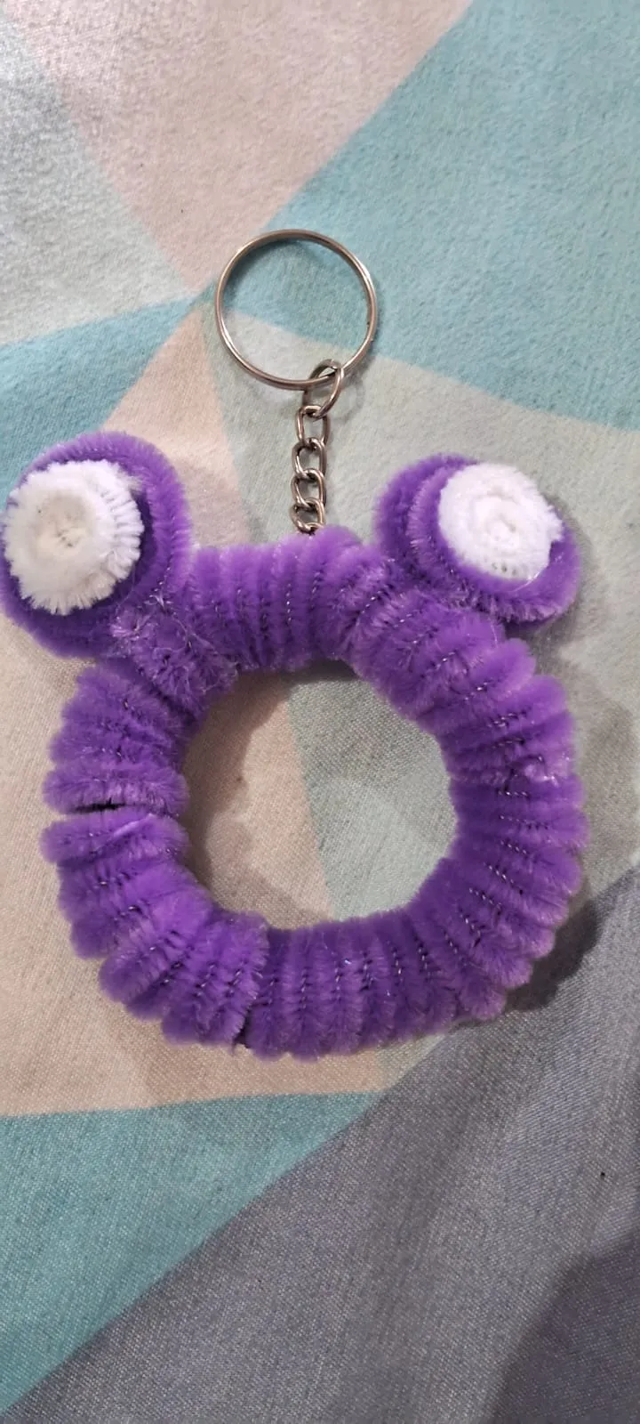 Pipe cleaner keychain