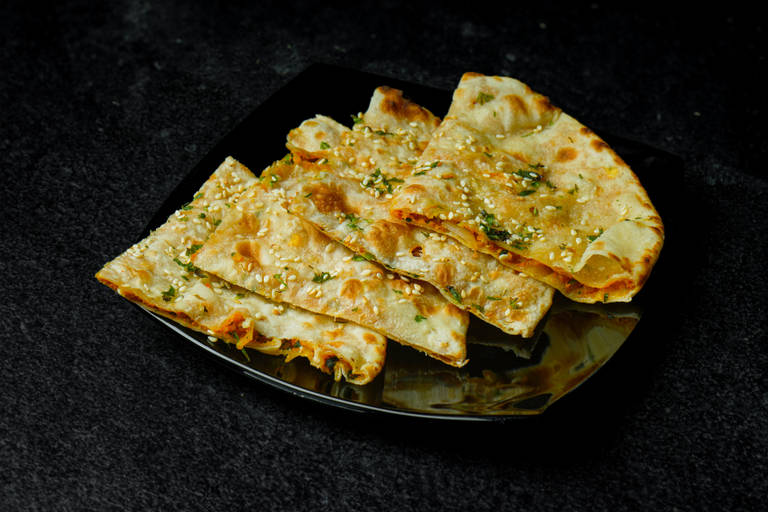 Extra atta kulcha