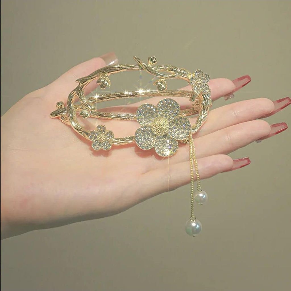 Blubby Floral Pearl Hair Claw Clip view 2