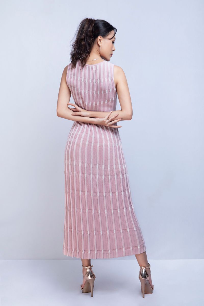 SLEEVELESS PLEAT DRESS view 2