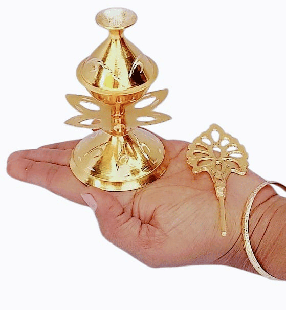 Mii Art brass surmedani with funnel/kuppi and surma use in eye's muckap[size17-cm]pack OF 1 pcs funnel,2 surma packed, 1 brass surmedani. view 2
