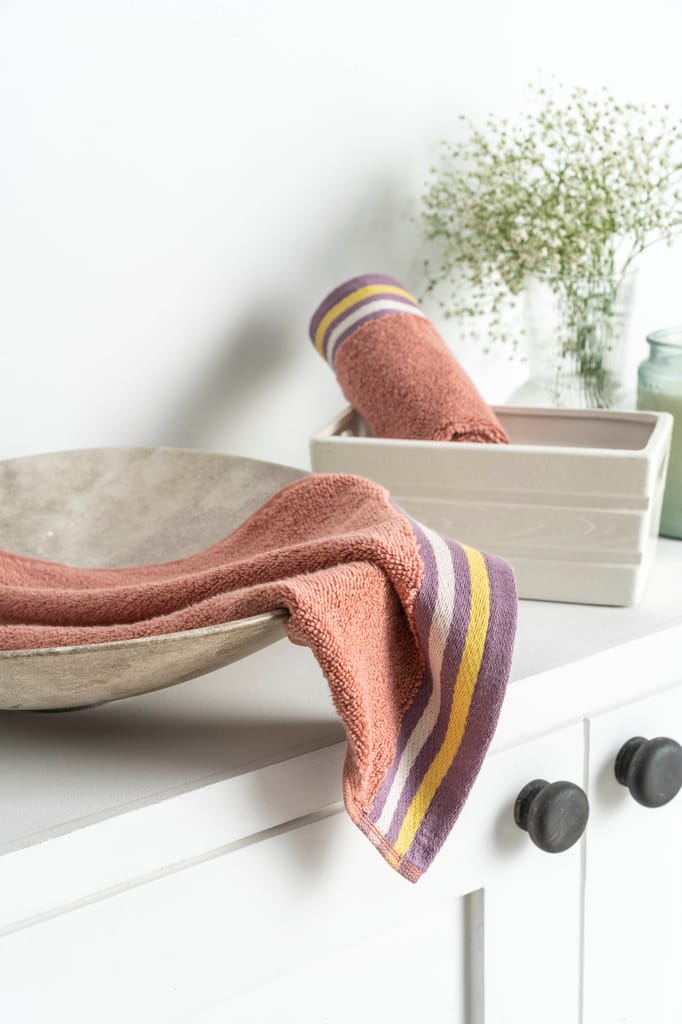 DDecor 100% Premium Cotton Face Towel | Plain Dual Color 500TC | Zero Twist with High Absorbency | Perfect for Everyday Use | Zest Collection | 30 CM X 30 CM view 2