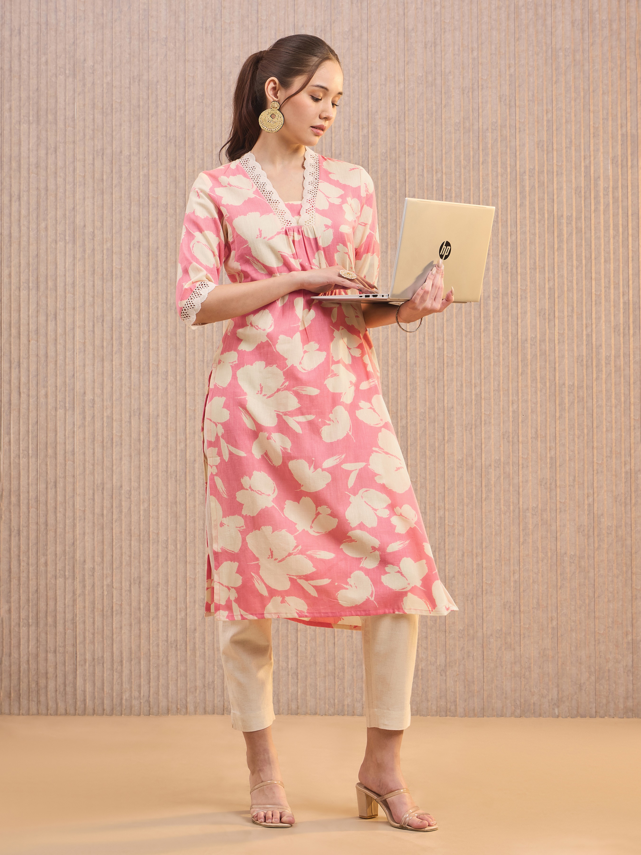 Pink Cotton Flax Printed Kurti With Lace Detailing view 2