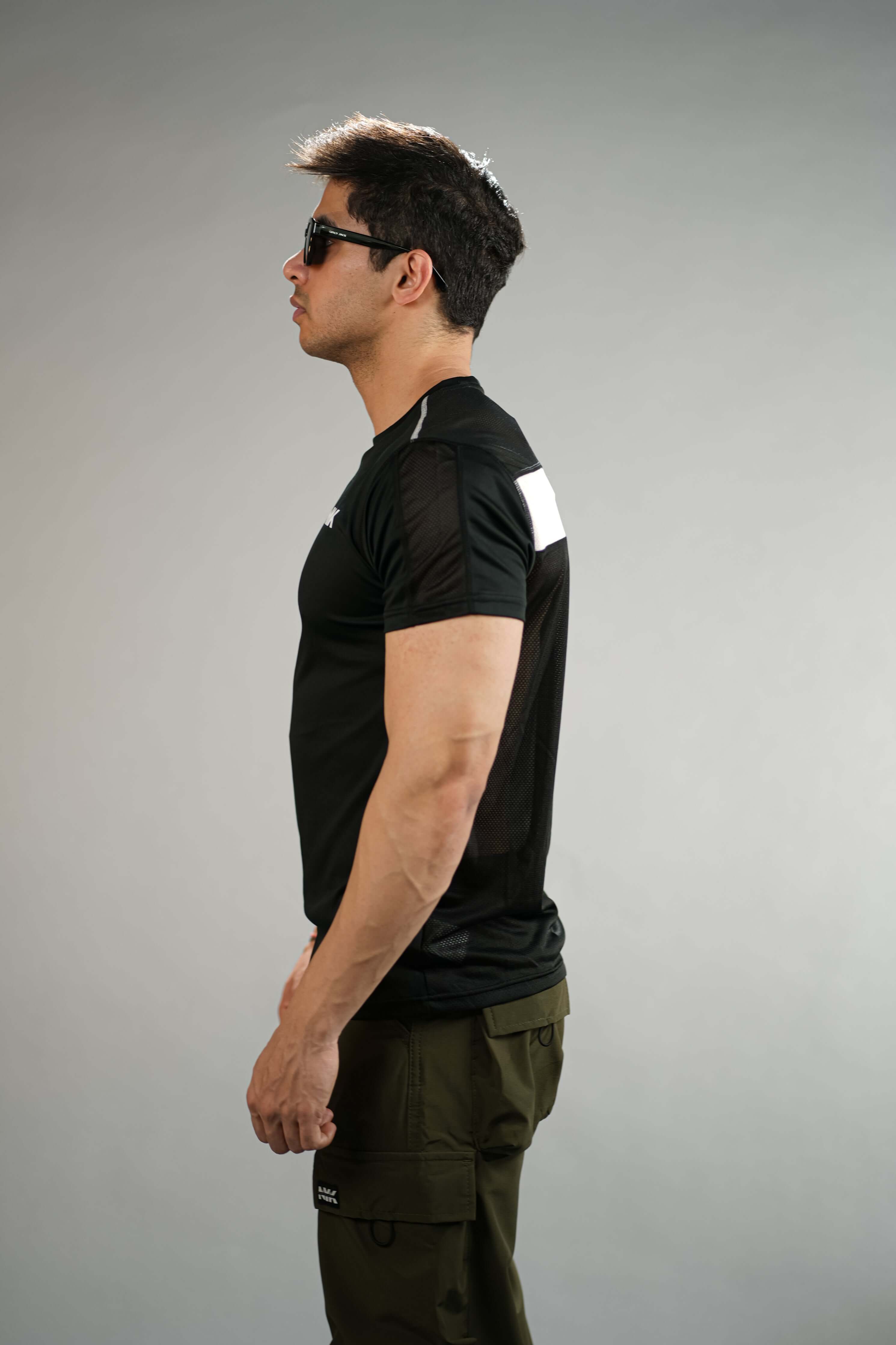 Black Solid Slim Fit T-Shirt view 2