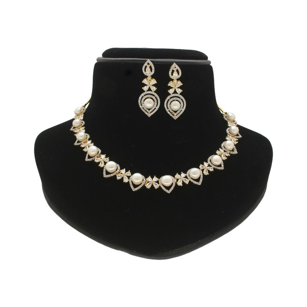 Sri Jagdamba Pearls Royal Pearl Necklace Set view 2