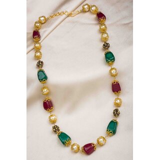 Single Layer Pearl Necklace with Red and Green Beads