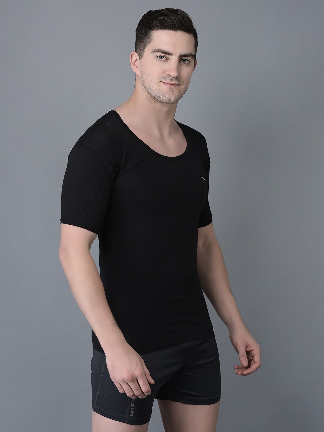Men's Assorted Pack of 2 Solid Combed Cotton Shrinkless Vest view 2