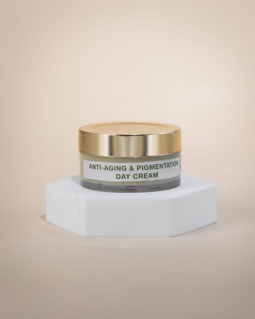 Anti Aging And Pigmentation Day Cream - 25G view 2