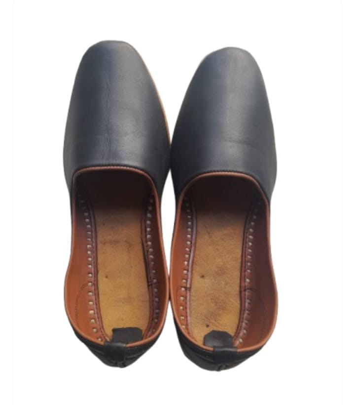 Black Leather Peshawari Chappals - Traditional Pakistani Footwear view 2