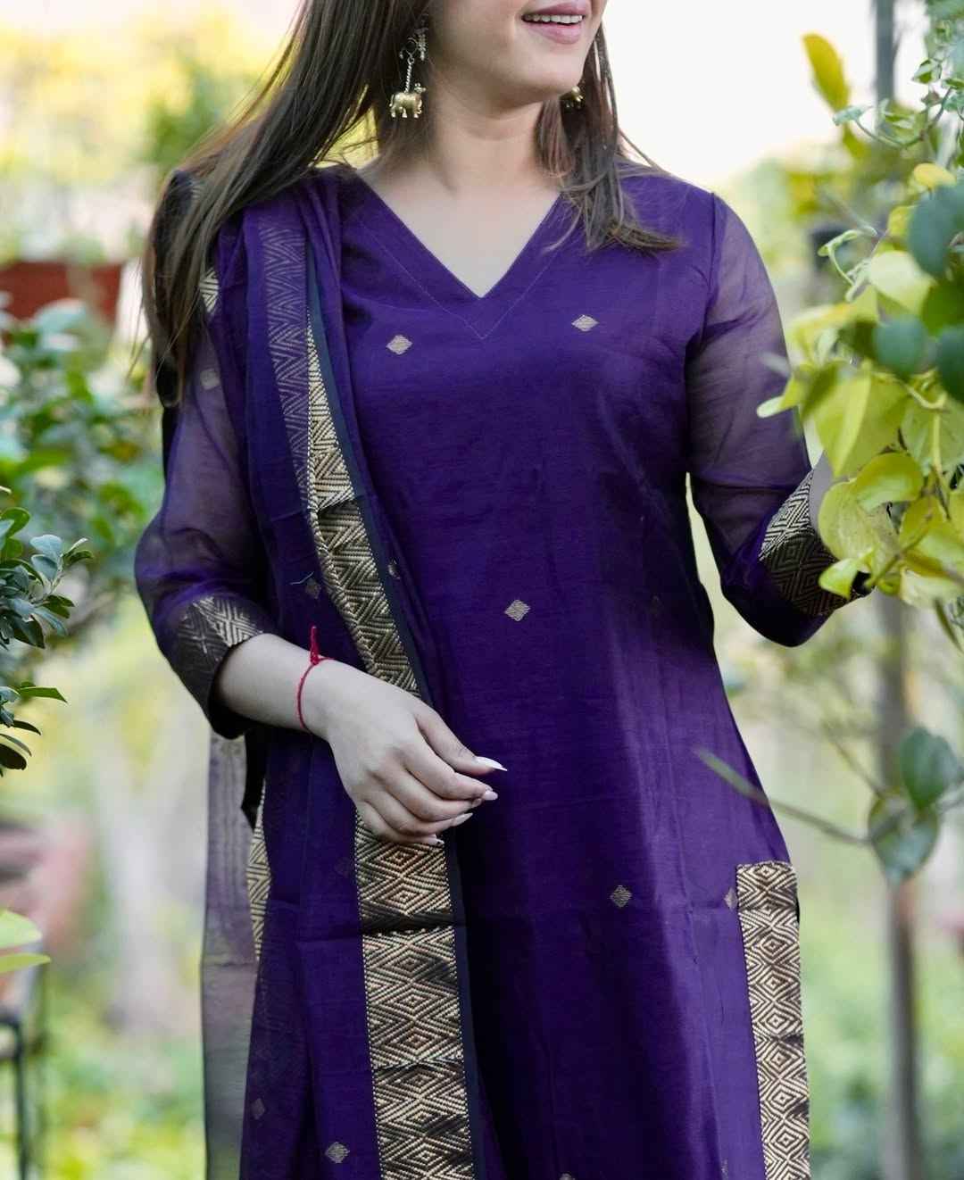 Handwoven Jamdani Cotton Suit Set view 2
