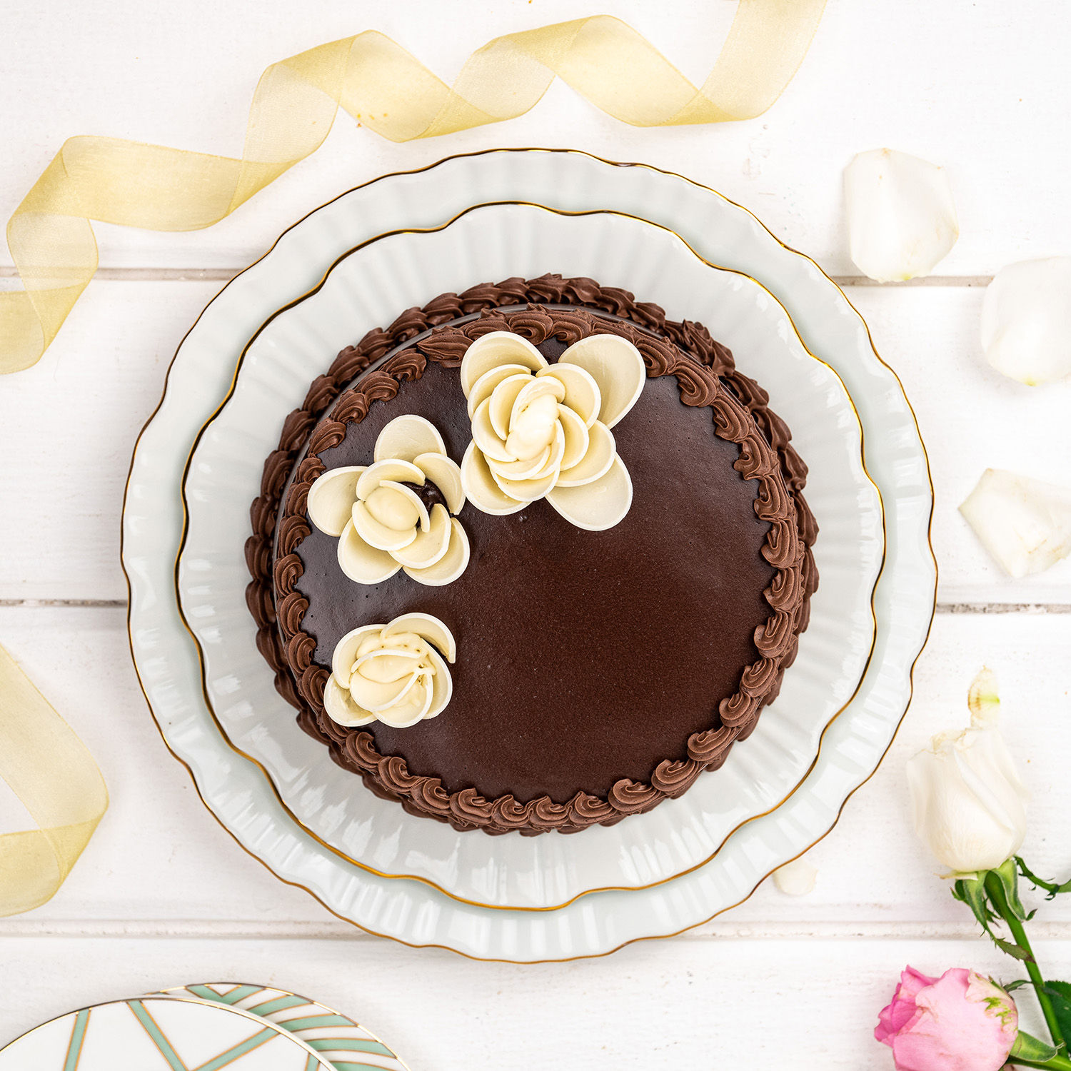 Flowery Chocolate Cream Cake Half Kg view 2