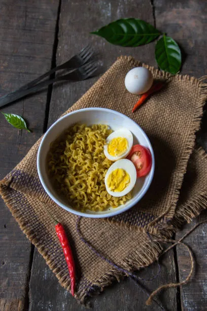 Egg Bhurgi Maggie Masala (2 Eggs)