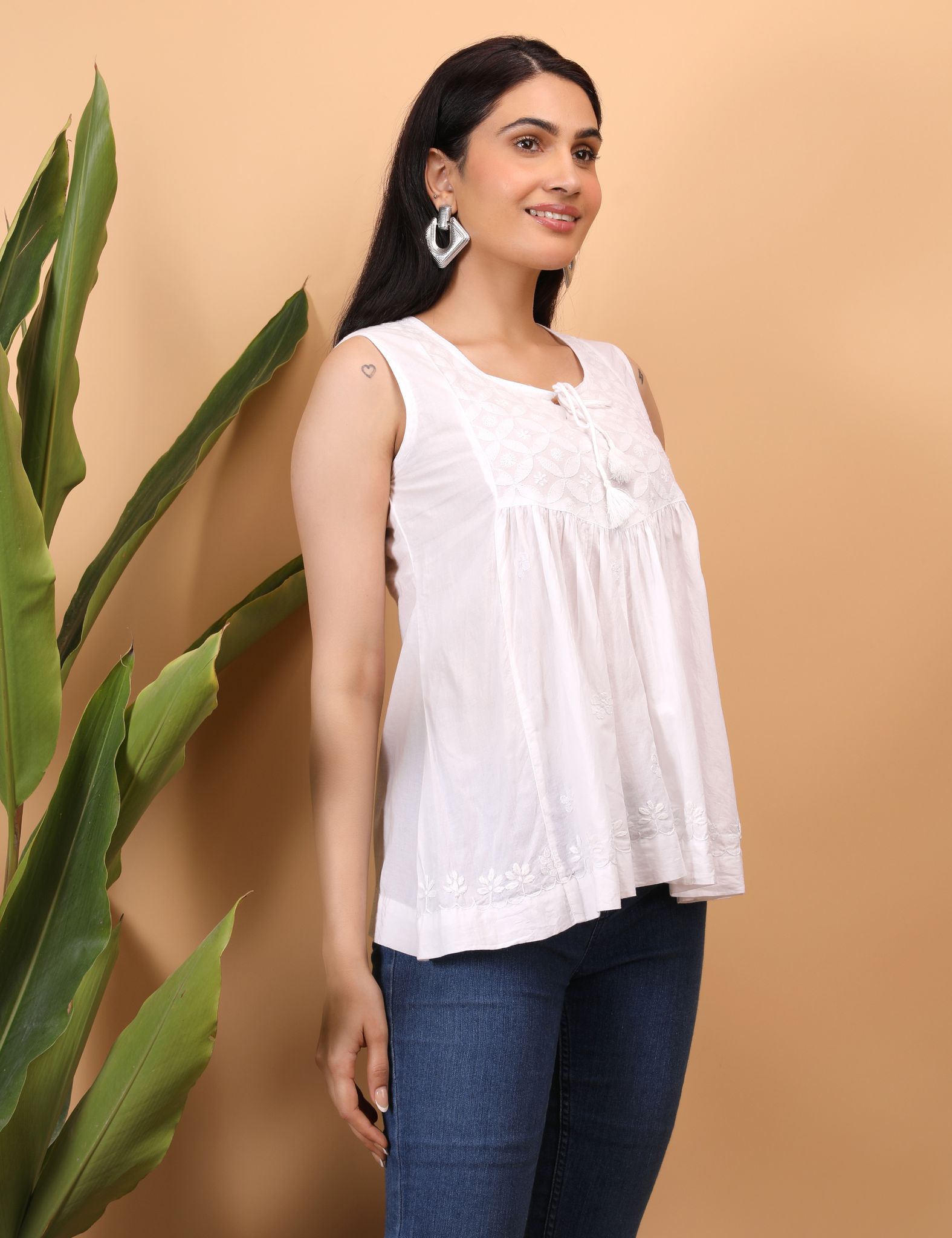 Shwet Women Purple Chikankari Sleevless Yoke Top view 2