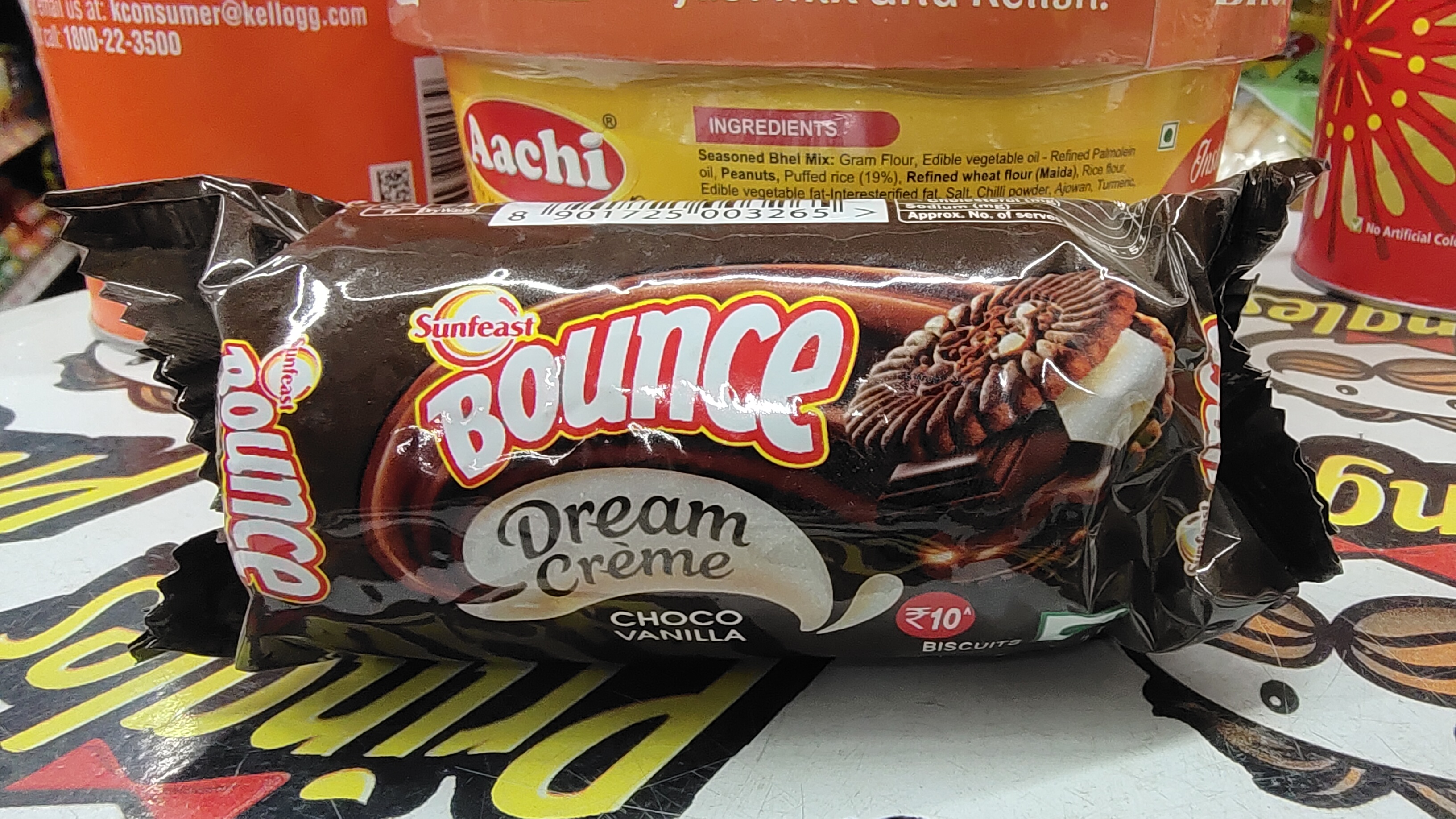 Sunfeast bounce dream creme choco vanilla