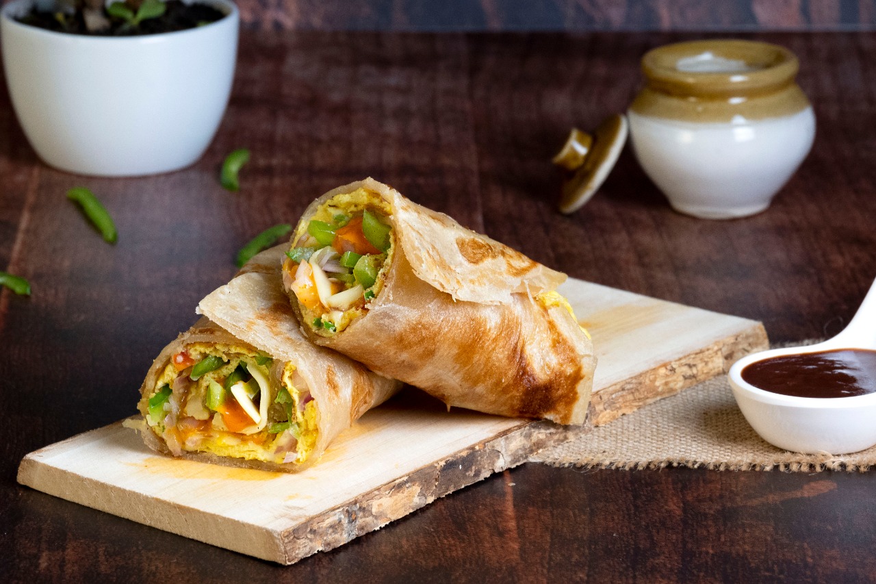 Egg & cheese kaati roll