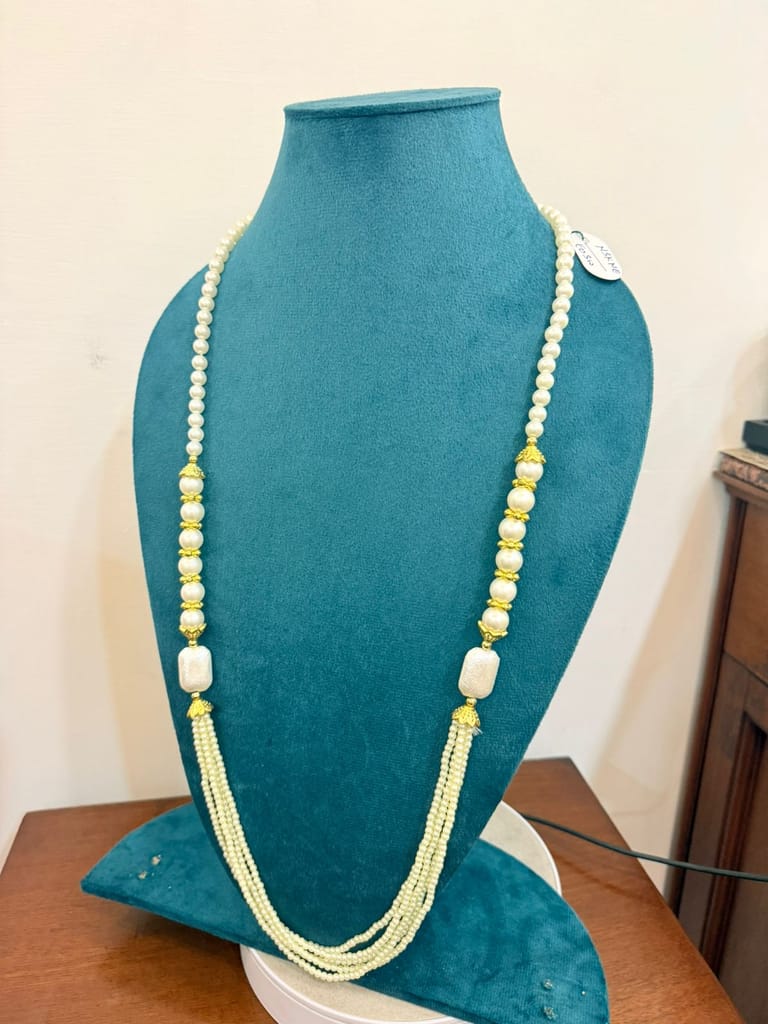 traditonal layered white and gold unisex moti pearl neckalce with bead details view 2