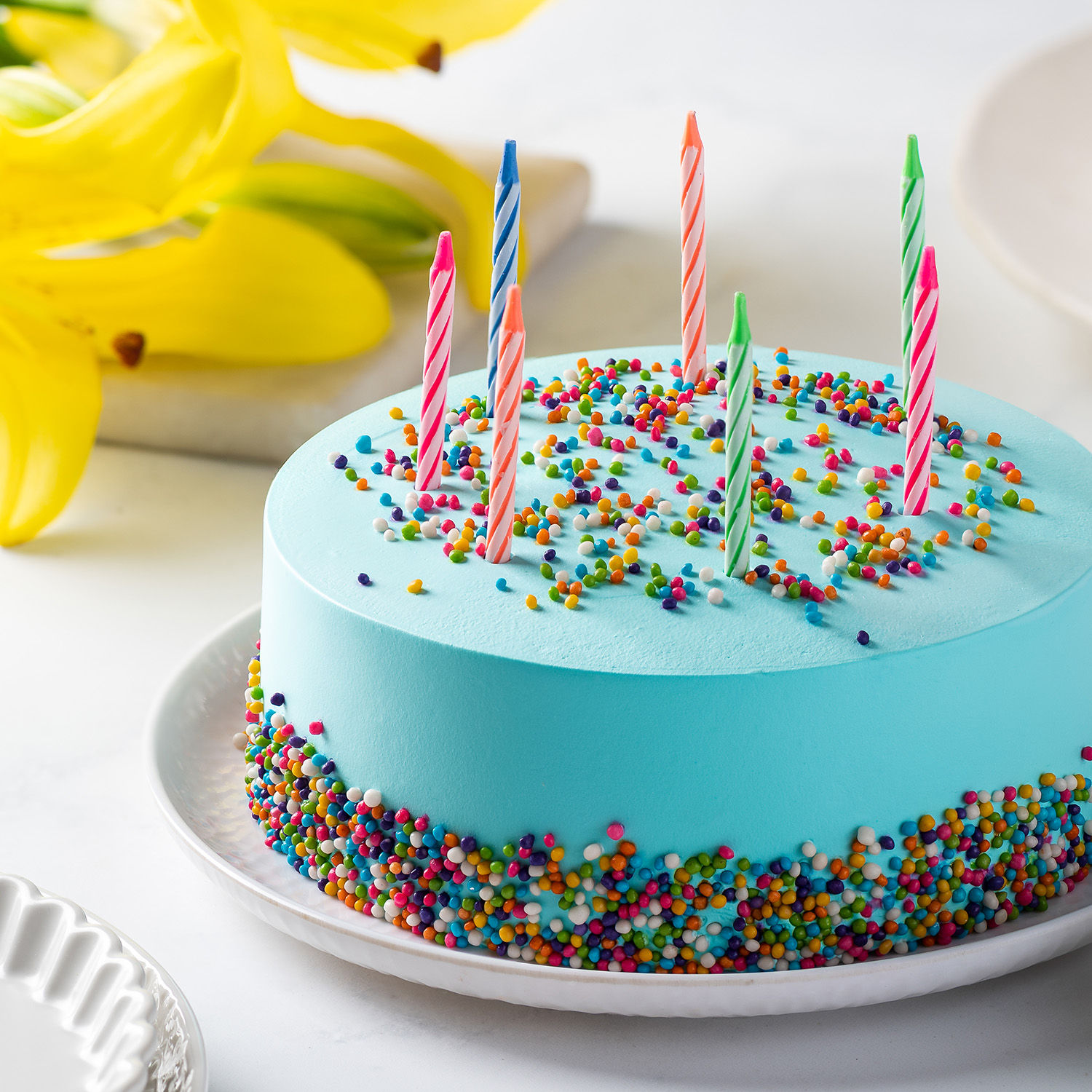 Heavenly Vanilla Cream Cake Half Kg view 2