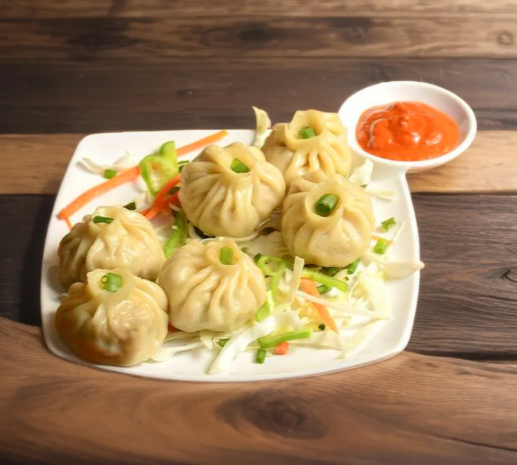 Veg Cheese Momos (6 pieces)