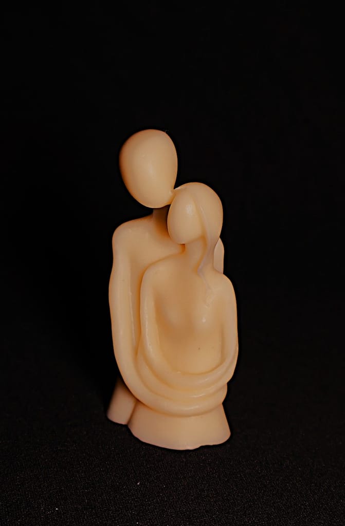 Wax Decorative Romantic Embracing Couple Figurines Soy Wax Hand-poured Natural White, Set of 1 view 2