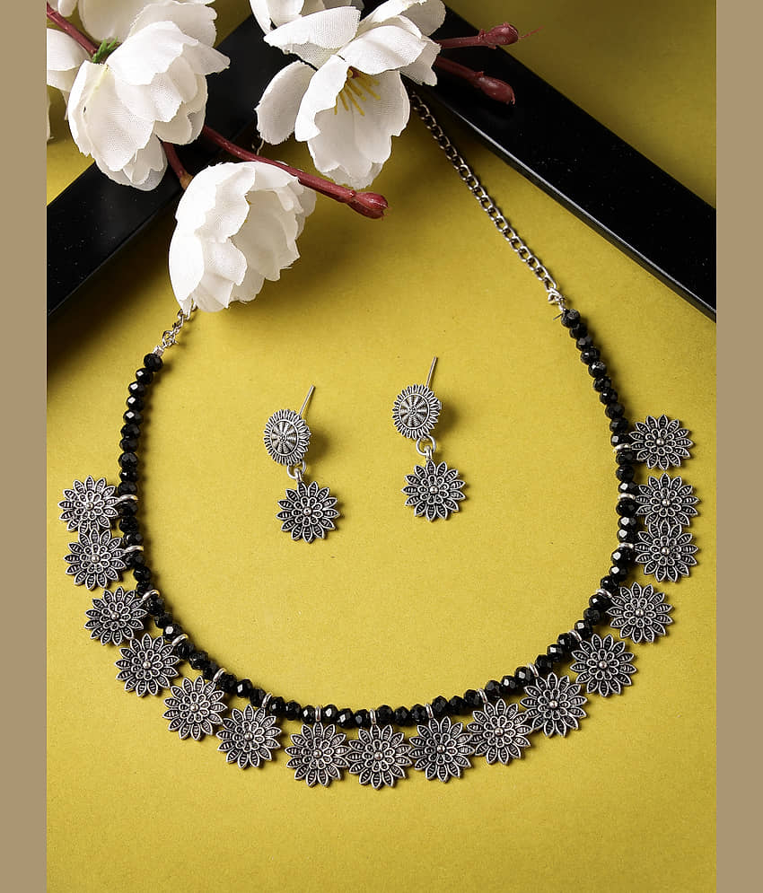 Sukkhi Silver Alloy Necklace Set ( Pack of 1 ) view 2