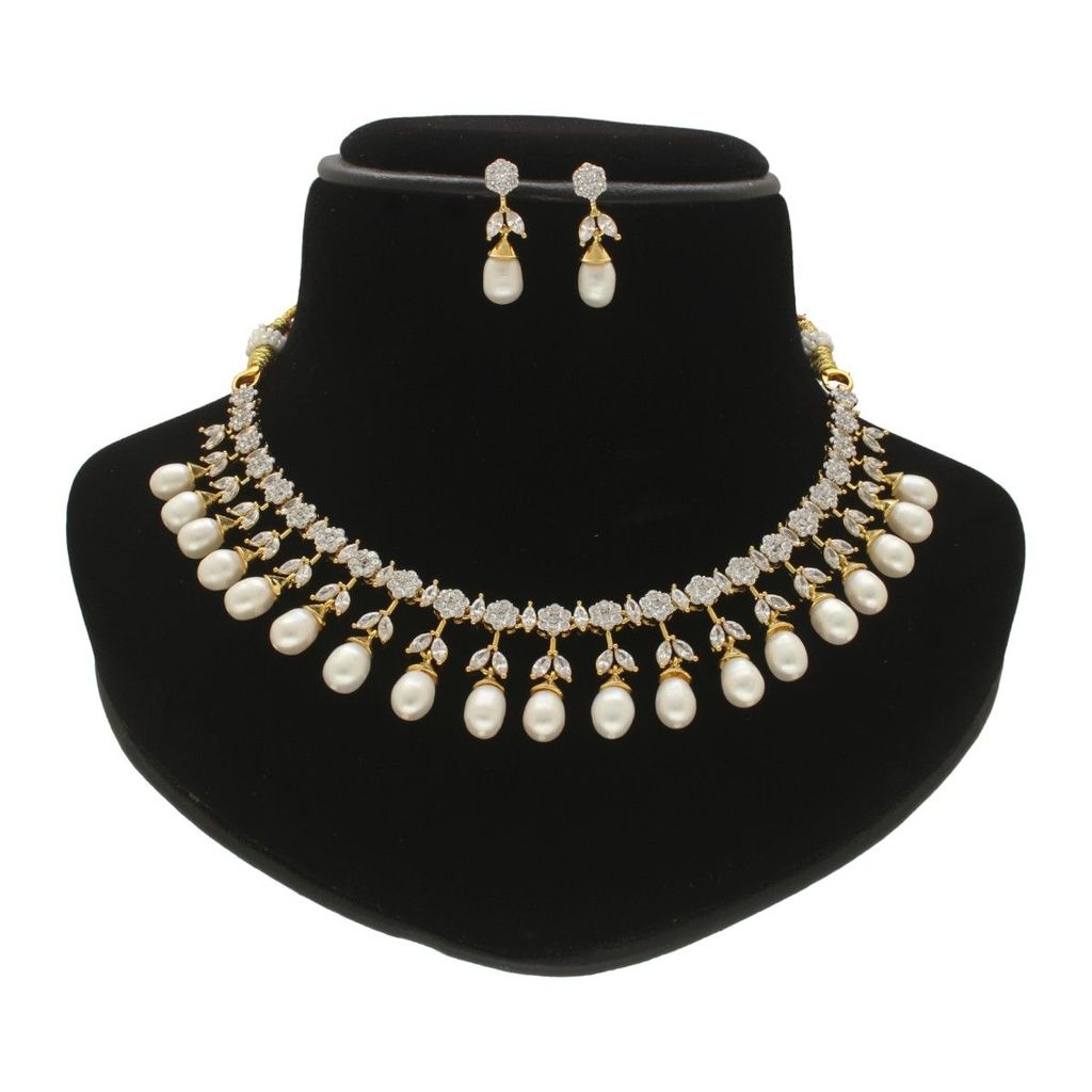Gloryveil Pearl Necklace Set view 2