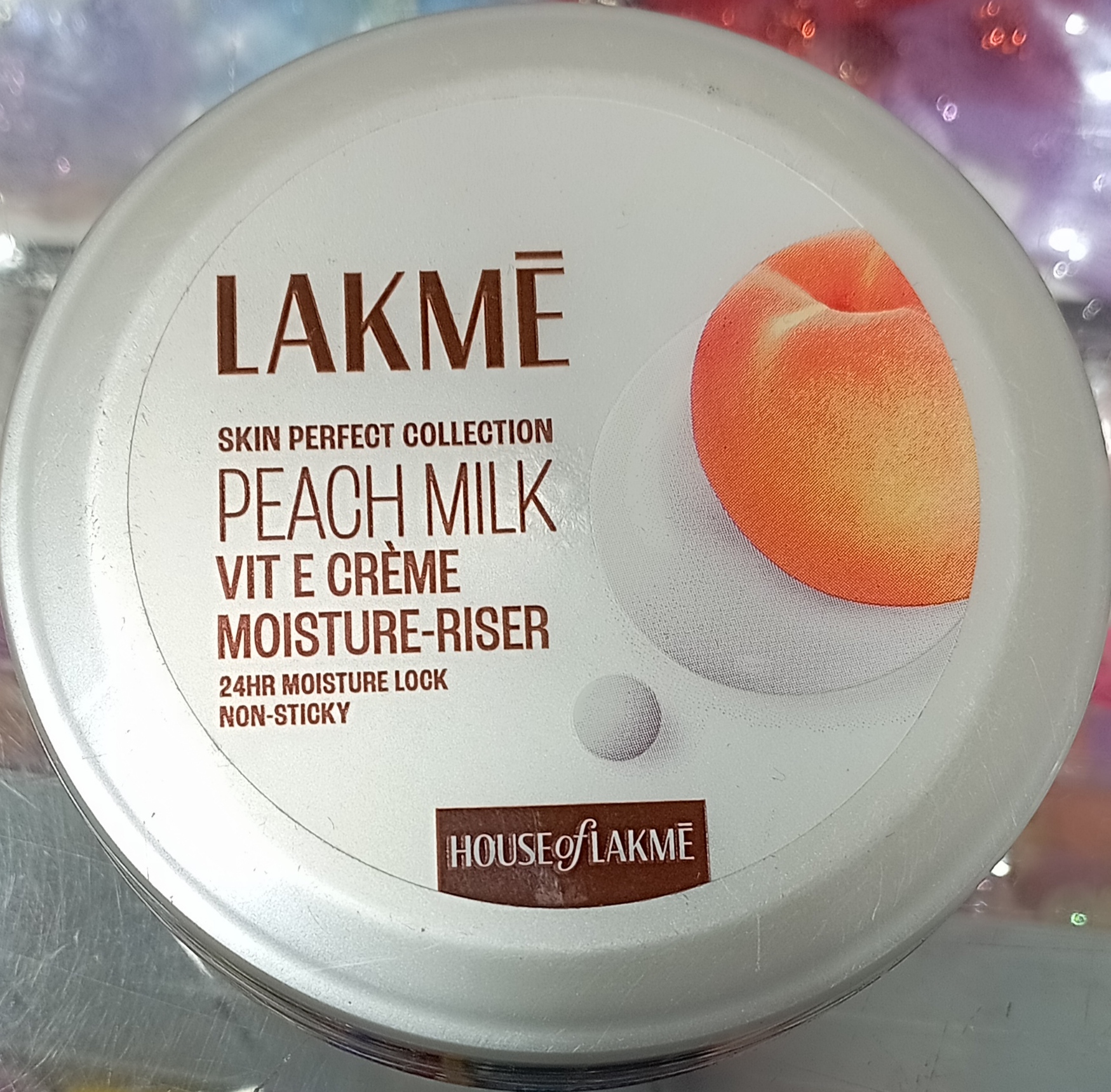 Lakme peach milk vite cream moisture lock 24h non sticku