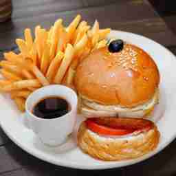 Veg Momos Burger + French Fries + Coke [250 Ml]