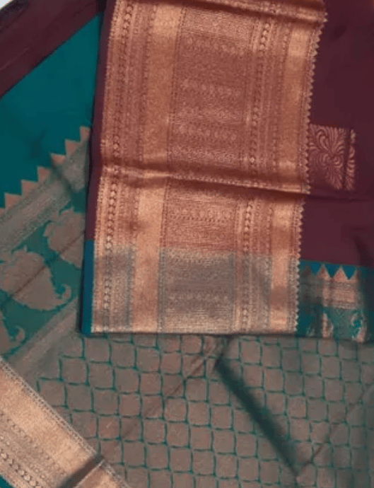Woven, Solid/Plain Pure Silk Saree Maroon color saree with distumper color pallu view 2