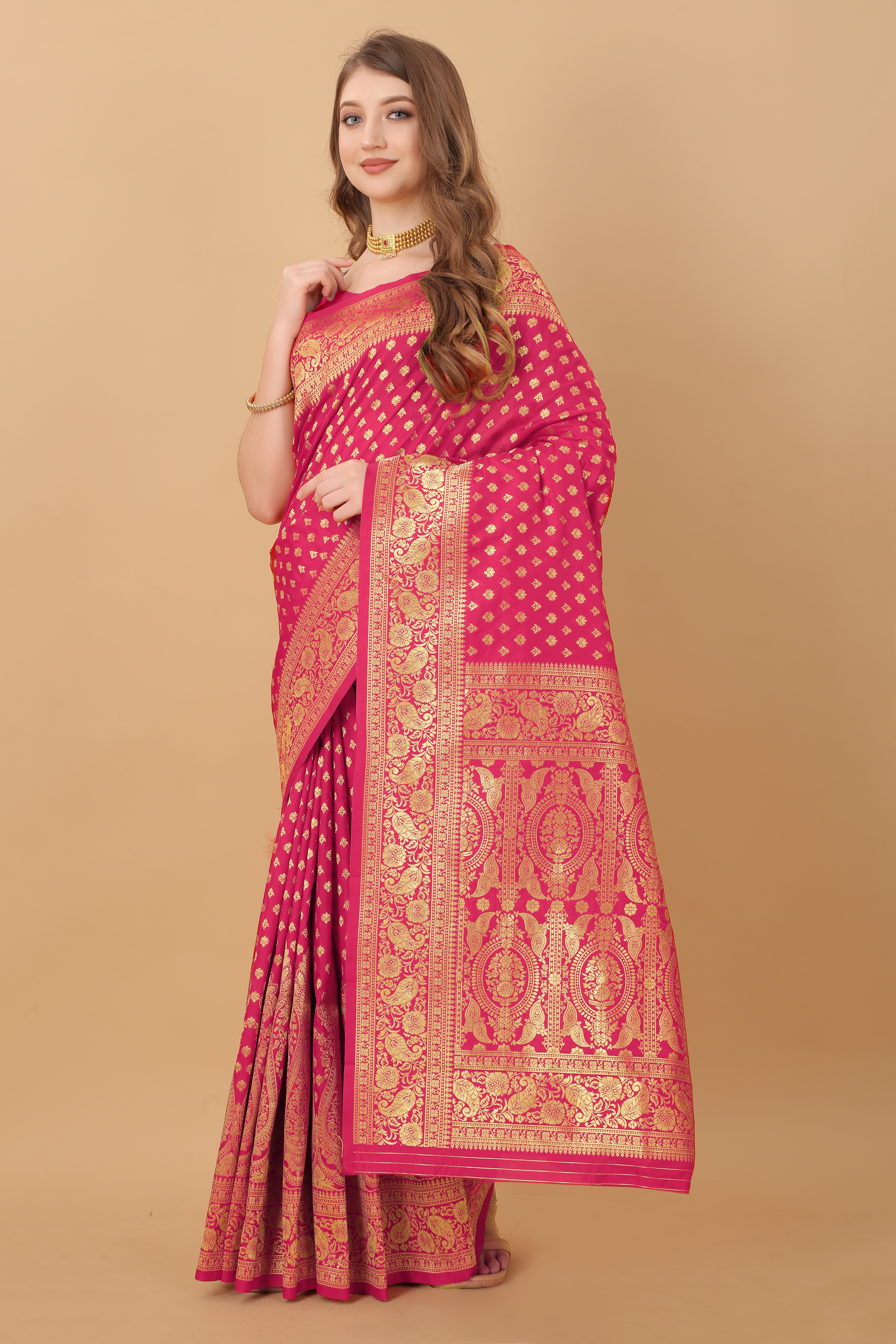 Yavira silk Women's Red Handwoven Silk Blend Saree view 2