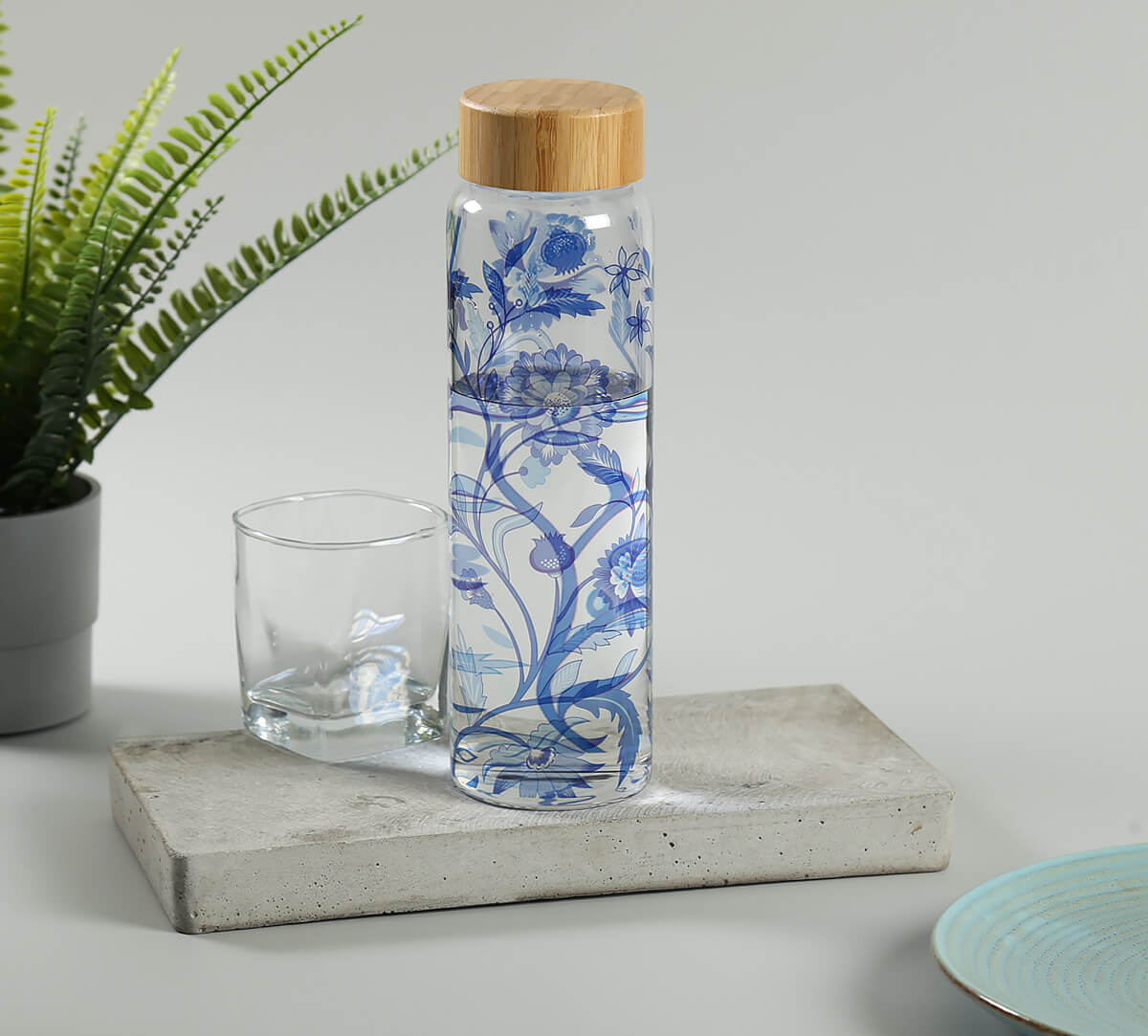 India Circus Blaue Blume Glass Bottle view 2