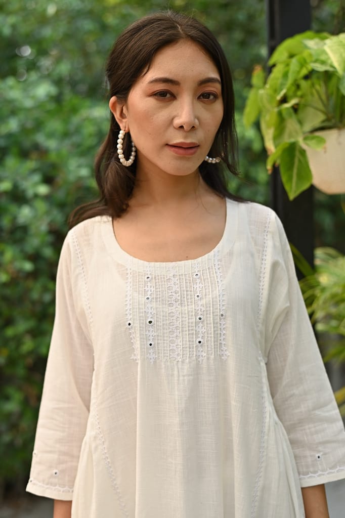 Jasmine Sindhi Hand Embroidered Cotton Kimono Sleeve Kurta view 2