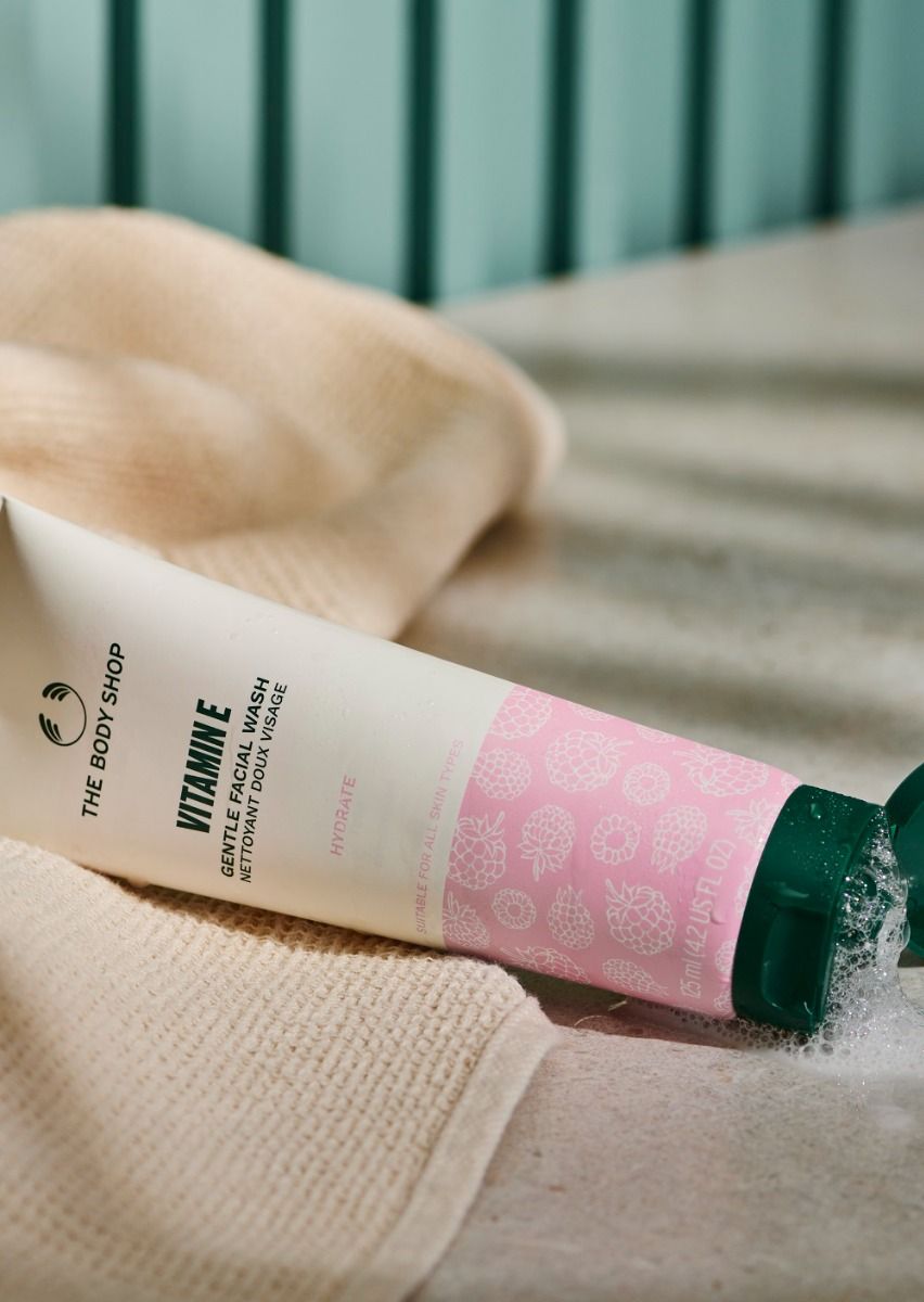 Vitamin E Gentle Facial Wash view 2