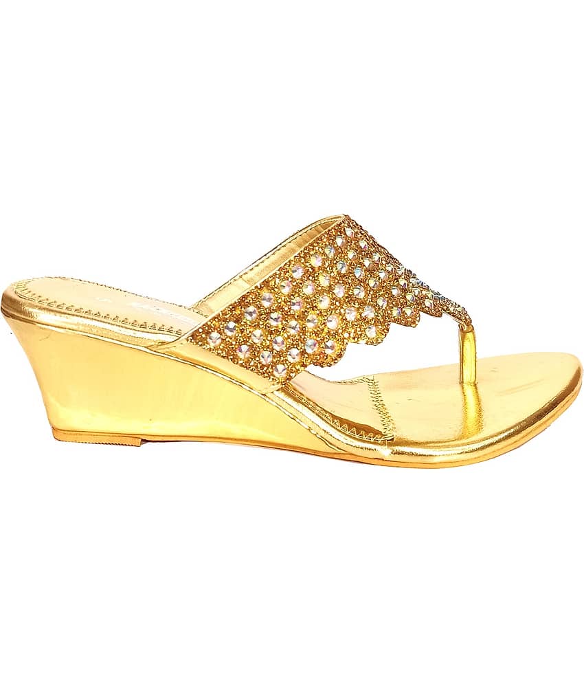 Racecourse - Gold Women's Slip On Heels view 2